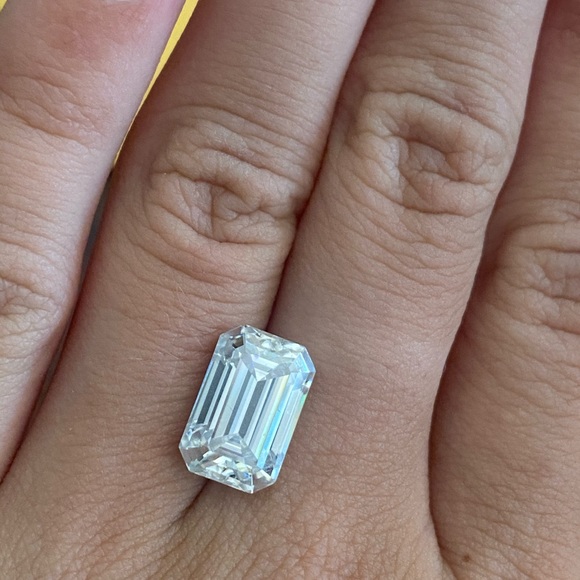 5 carat emerald cut moissanite diamond gemstone - Picture 3 of 7